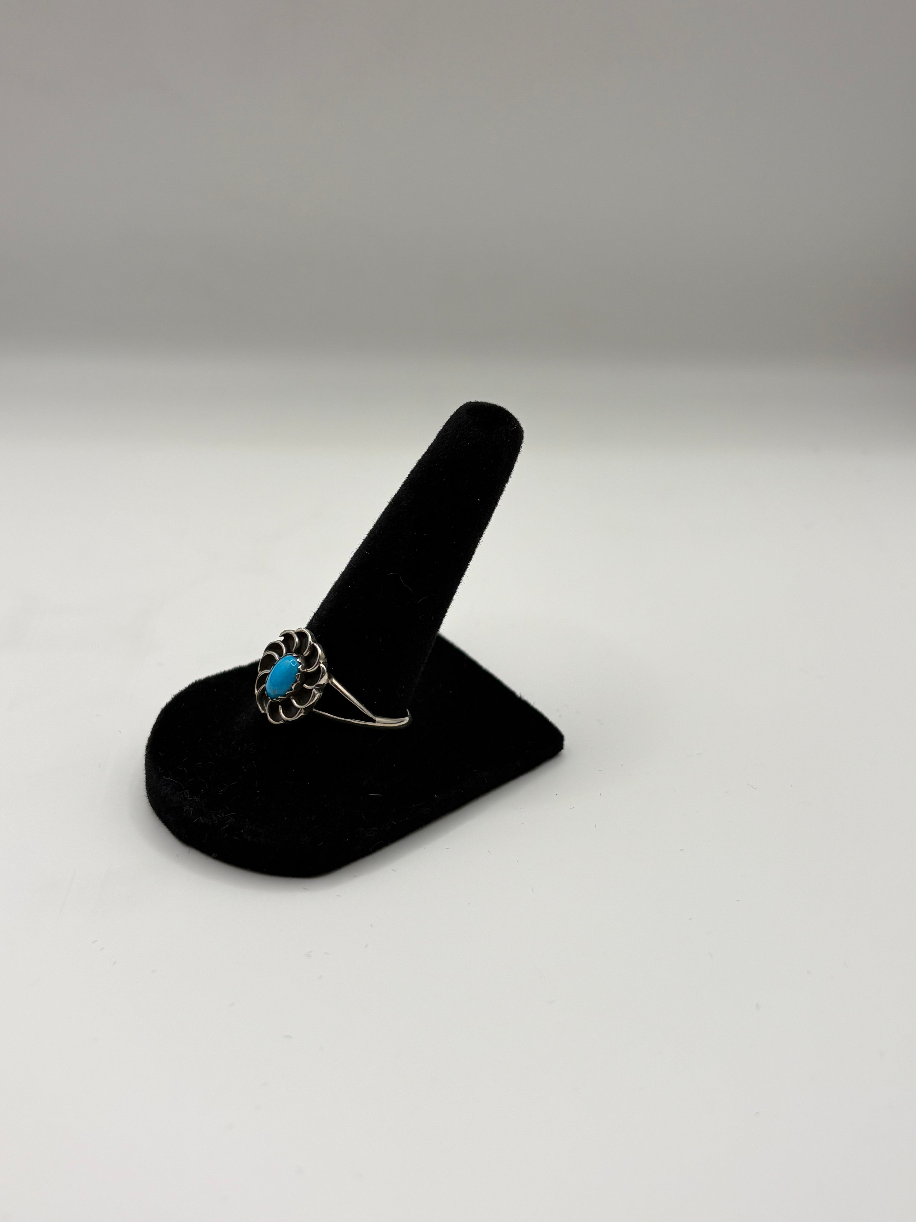 Everly ring