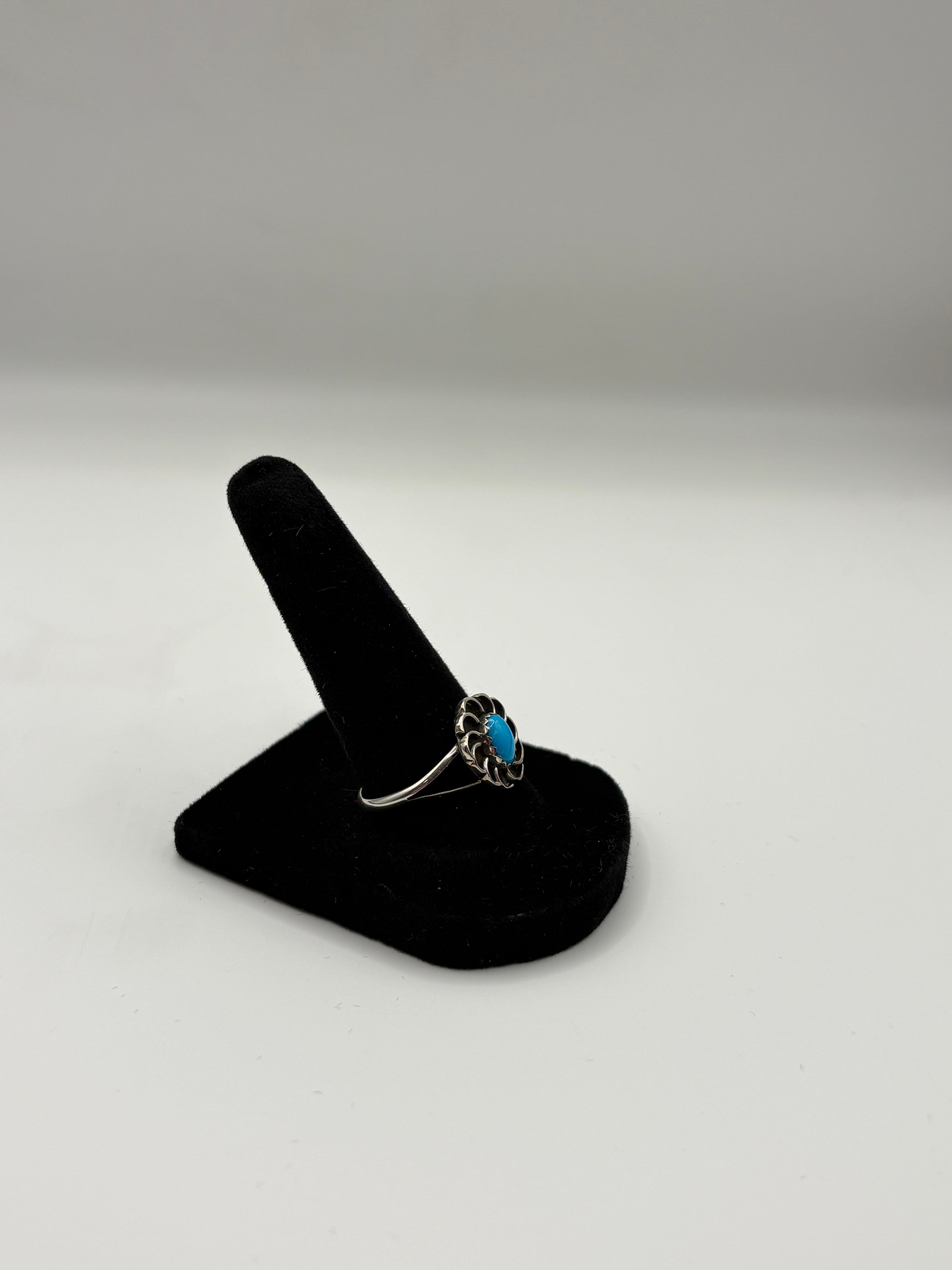 Everly ring