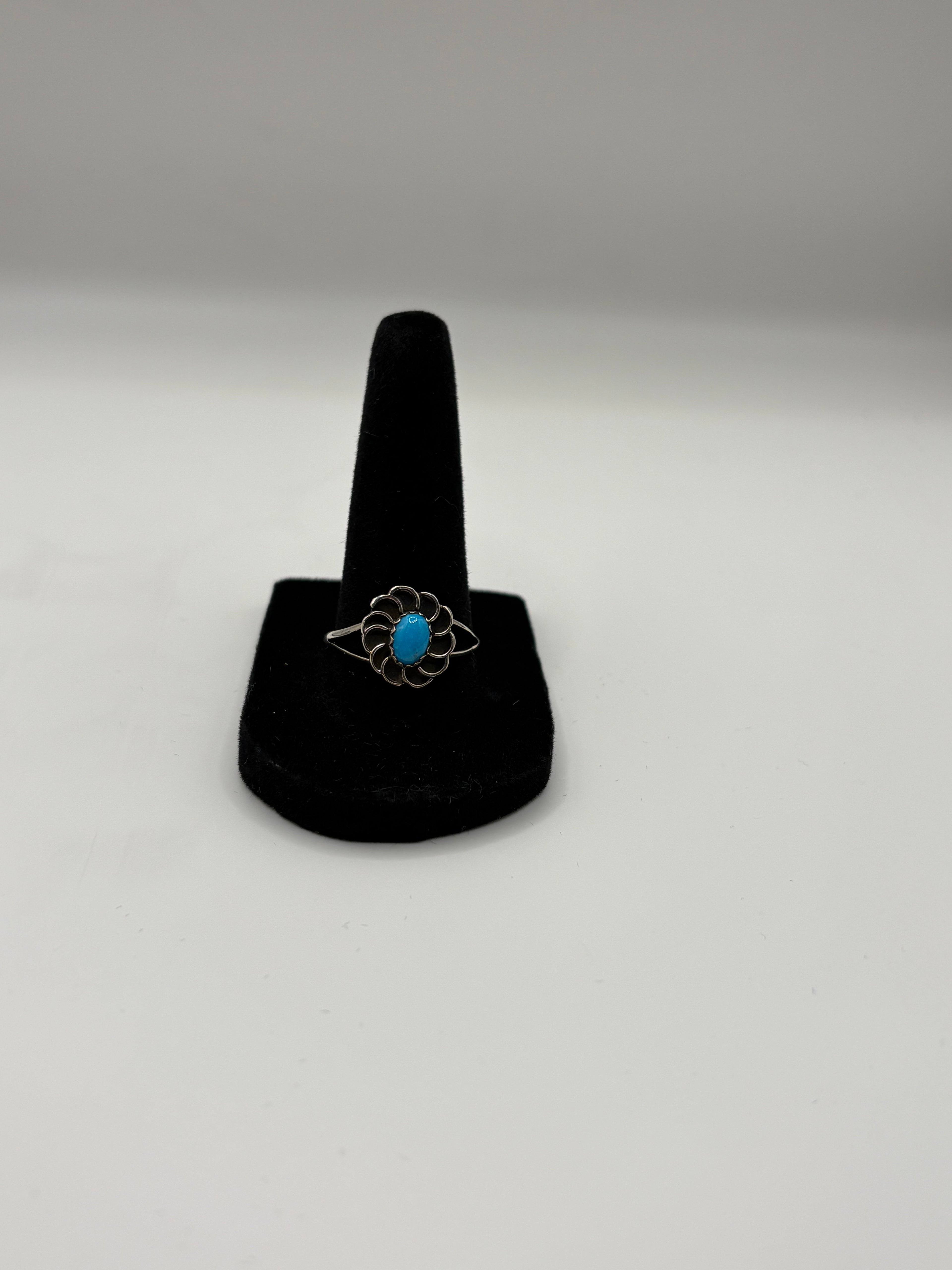 Everly ring