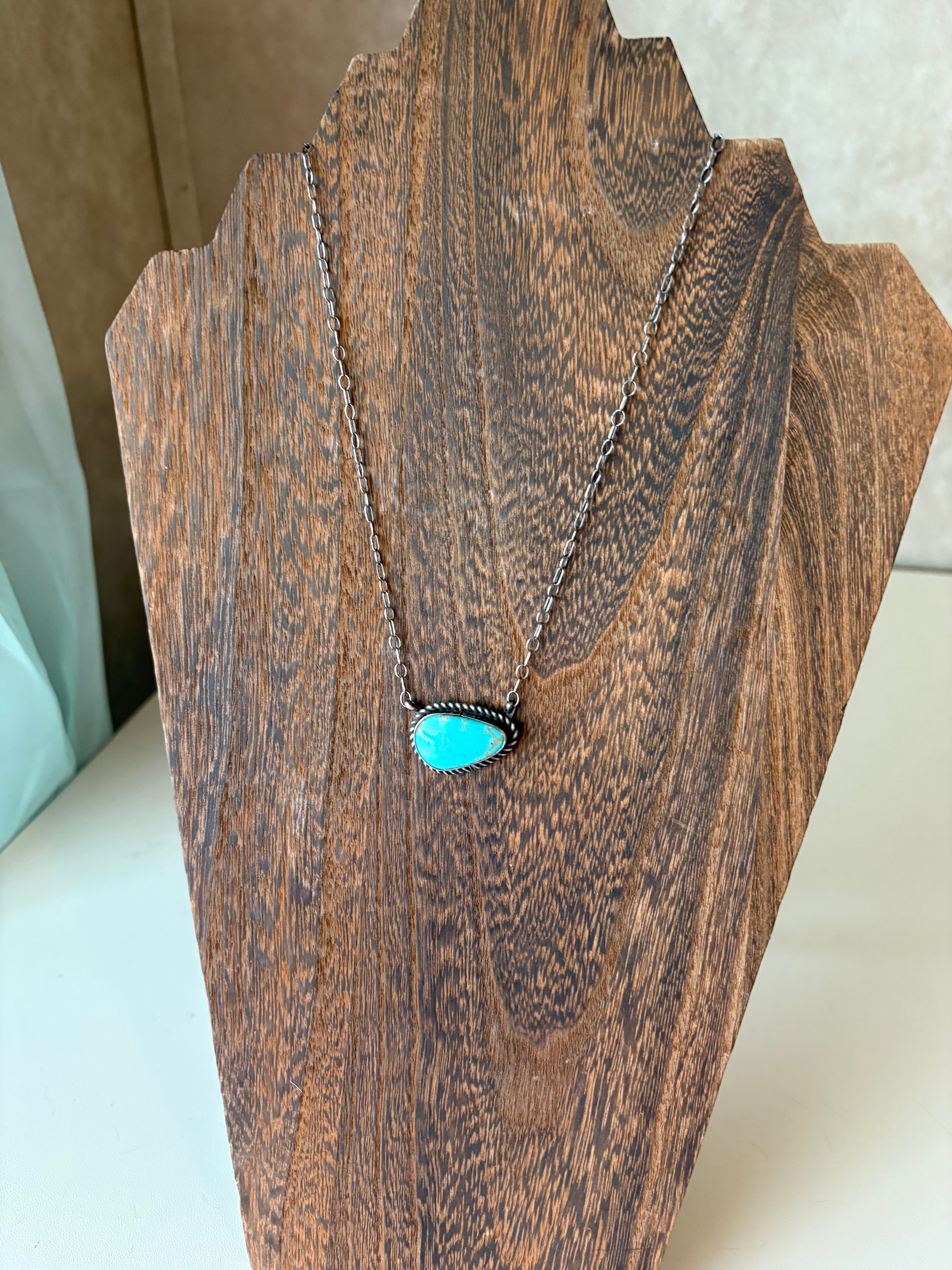 Rae necklace